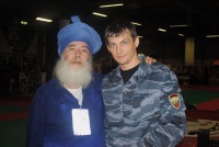 Guru Shabad De Santis, первый тренер Кундалини Йоги и Гатка в Италии, занимается преподаванием данных дисциплин более 30 лет